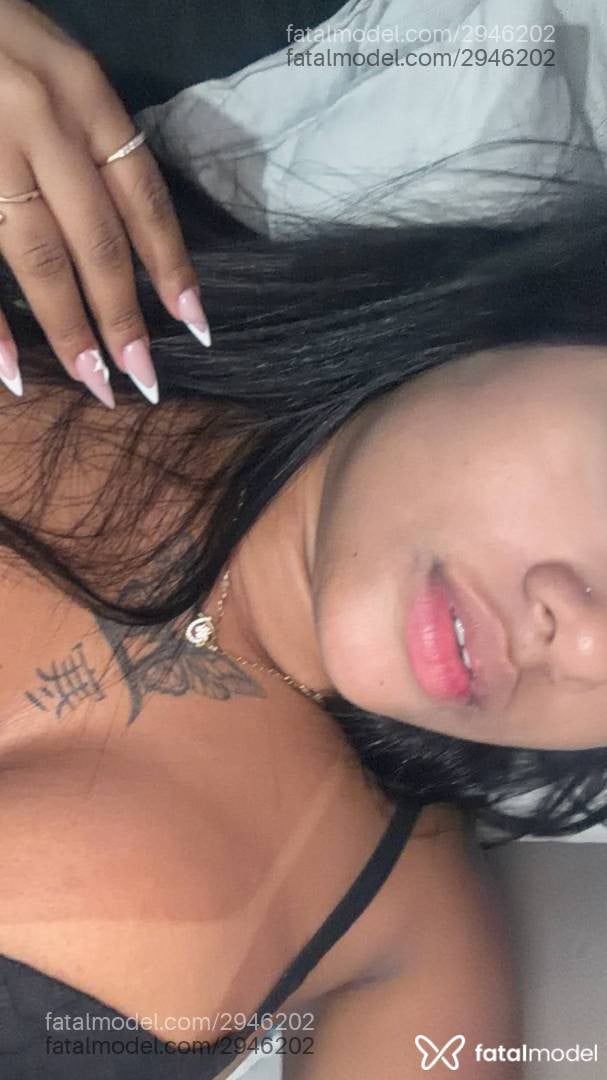 Acompanhante mulher morena (o) de olhos pretos - índiasfd