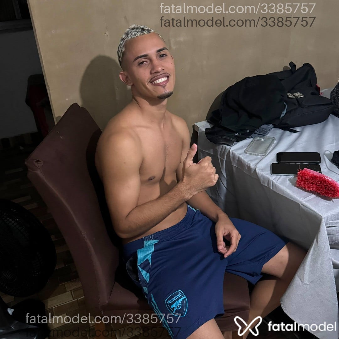 Acompanhante homem morena (o) de olhos castanhos em Rio de Janeiro - Fontineli