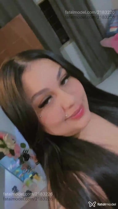 Acompanhante mulher com cabelo castanho de olhos castanhos em Aparecida de Goiânia Acompanhante mulher com cabelo castanho de olhos castanhos em Aparecida de Goiânia - Karol Lopes