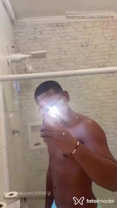 Acompanhante homem morena (o) de olhos castanhos em Saquarema - Pretinho