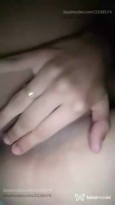 Acompanhante mulher com cabelo castanho de olhos mel - Kris