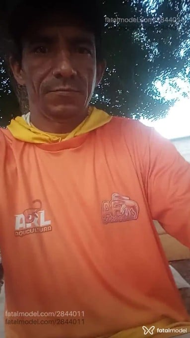 Acompanhante homem morena (o) de olhos castanhos - Wauires Acompanhante homem morena (o) de olhos castanhos - Wauires