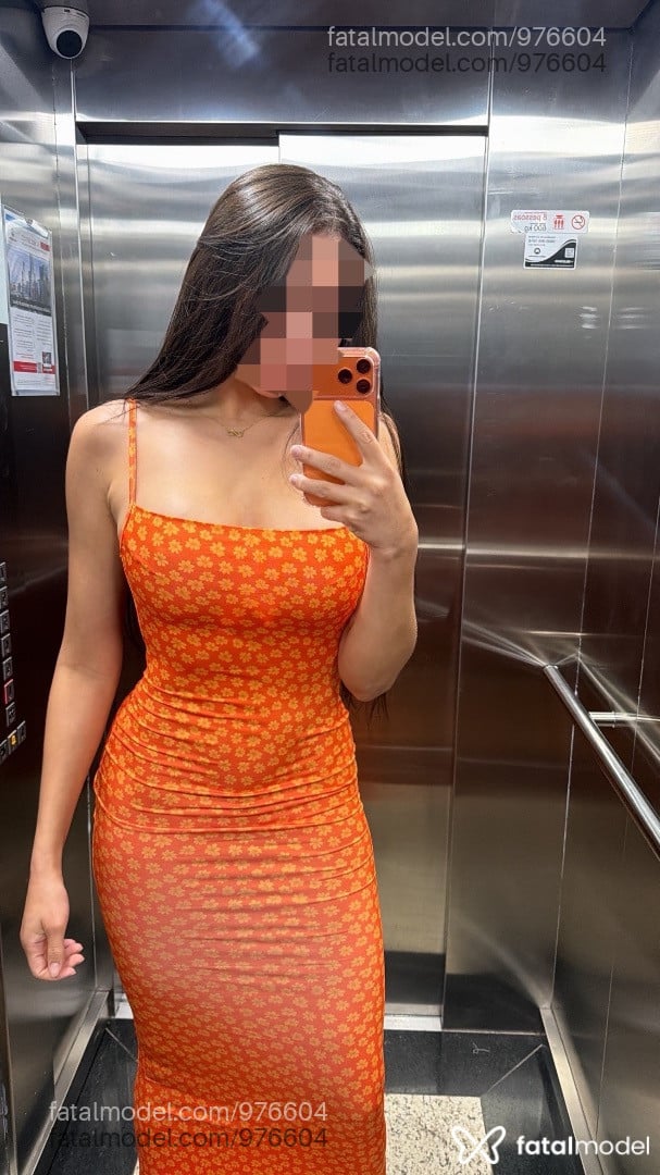 Acompanhante mulher morena (o) de olhos pretos em Divinópolis - Letícia