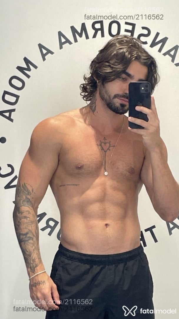 Acompanhante homem morena (o) de olhos verdes em São Paulo - Italiano