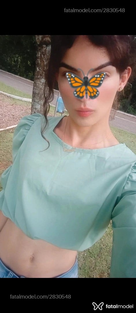 Acompanhante mulher trans com cabelo castanho de olhos castanhos em Videira - Manunes