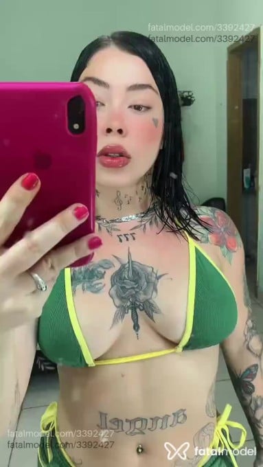 Acompanhante mulher morena (o) de olhos mel em Virtual Acompanhante mulher morena (o) de olhos mel em Virtual - Mariana Rosa