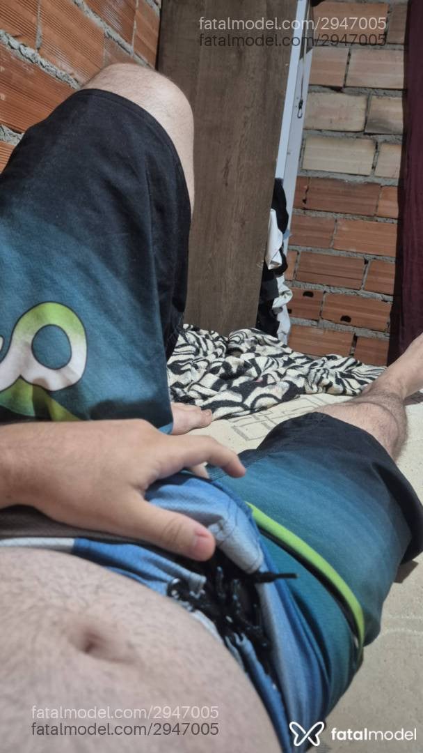Acompanhante homem com cabelo castanho de olhos castanhos em Goiânia - Vittor