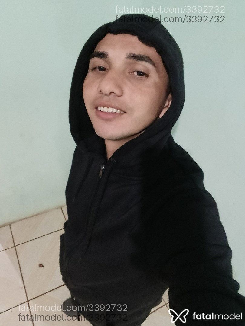 Acompanhante homem com cabelo castanho de olhos pretos em Medianeira - Ravie