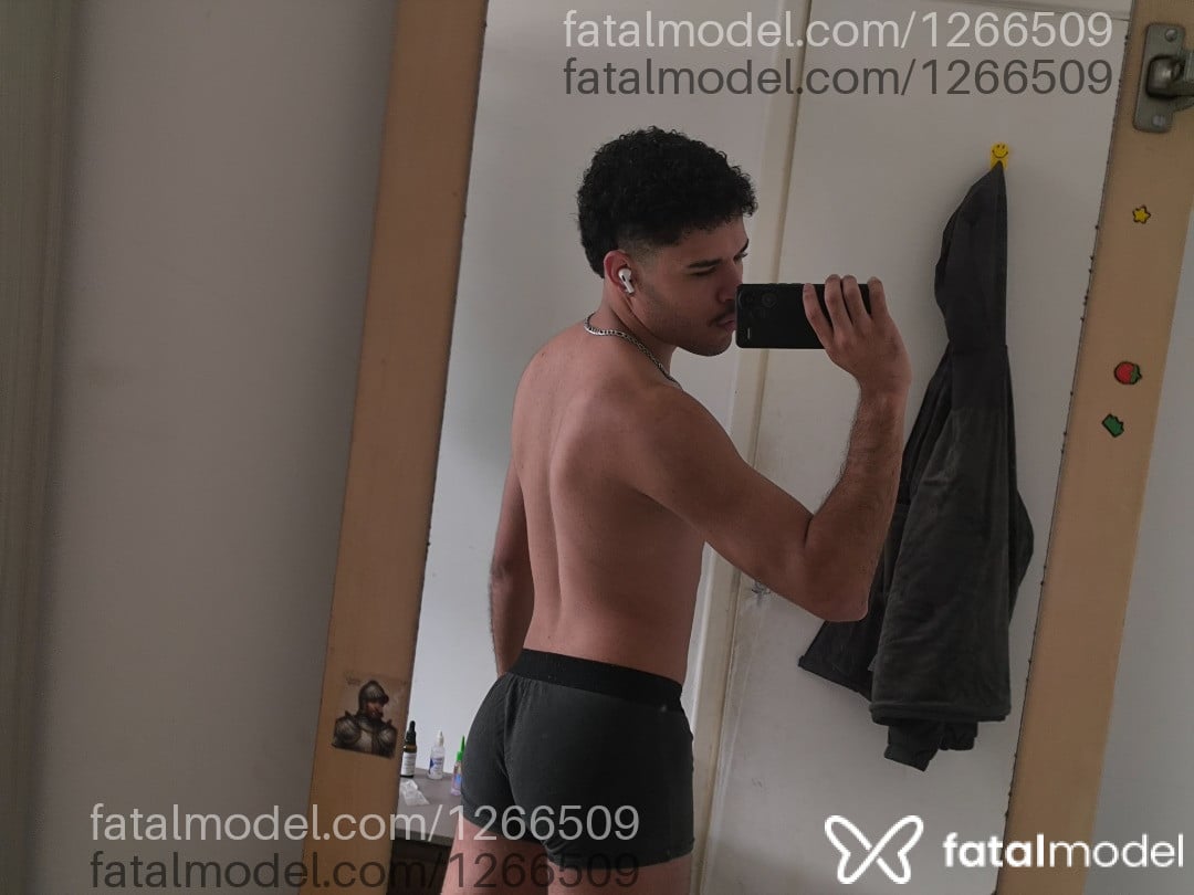 Acompanhante homem com cabelo castanho de olhos castanhos em Joinville Acompanhante homem com cabelo castanho de olhos castanhos em Joinville - Novinhoxx