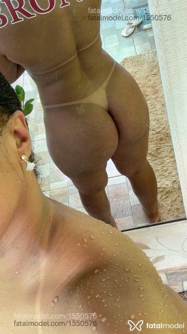 Acompanhante mulher com cabelo castanho de olhos castanhos em Cáceres - Leona