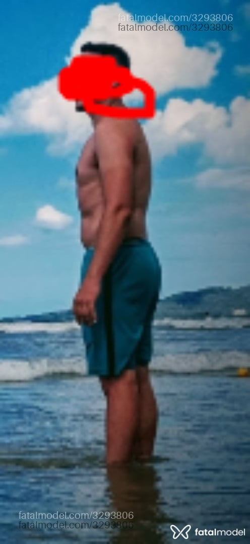 Acompanhante homem com cabelo castanho de olhos castanhos - João Pedro