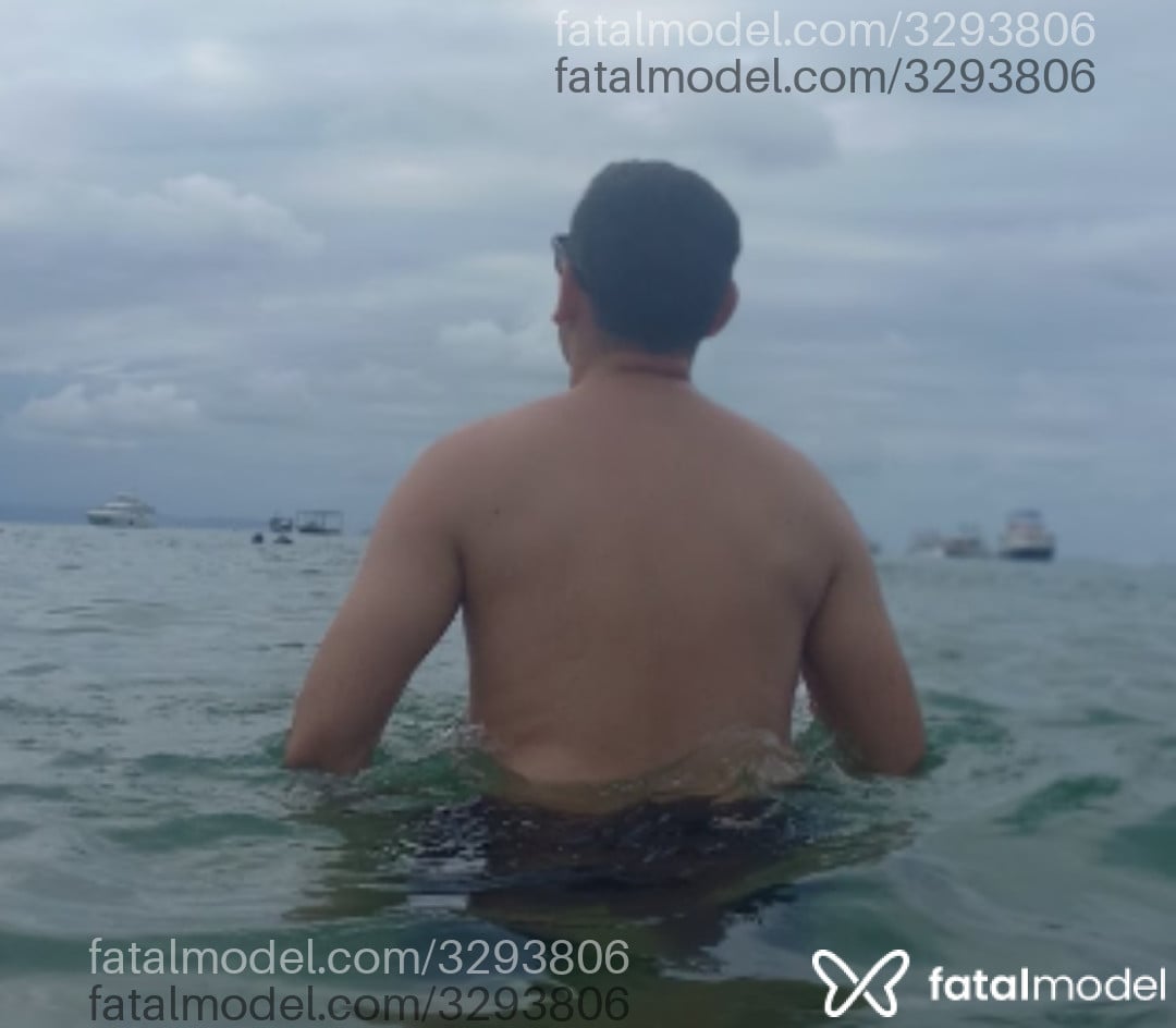 Acompanhante homem com cabelo castanho de olhos castanhos em Passo Fundo - João Pedro