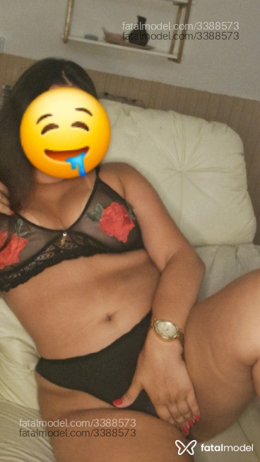 Acompanhante mulher com cabelo castanho de olhos castanhos - Cléo Perote