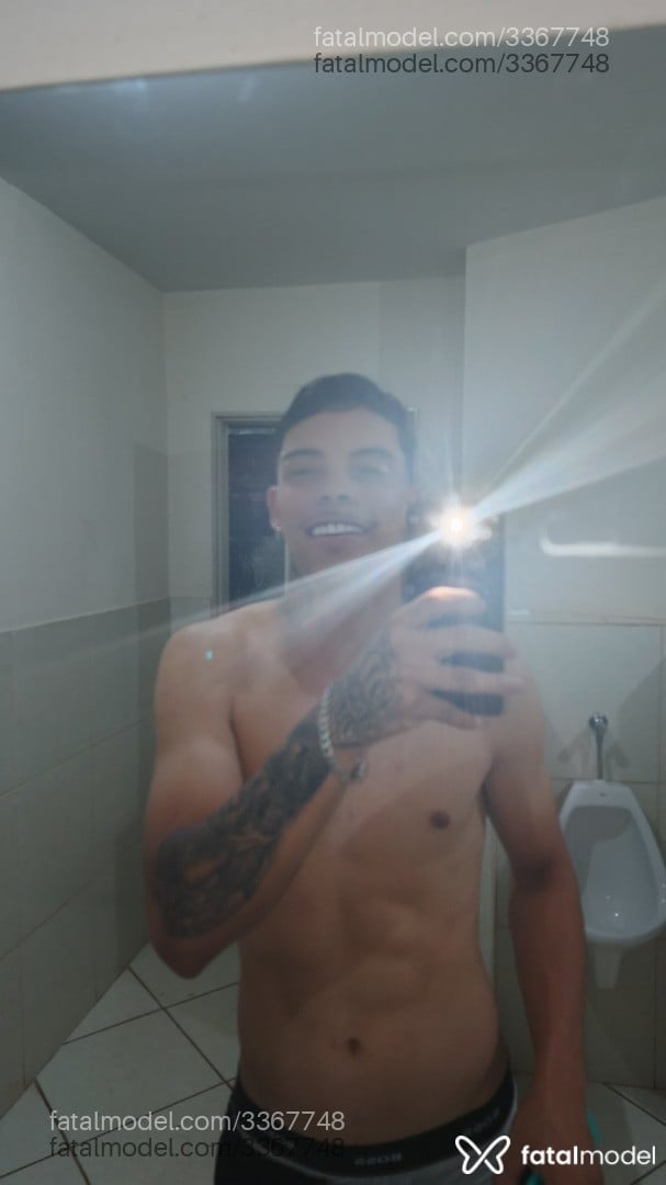 Acompanhante homem morena (o) de olhos castanhos em Goiânia - Gusttavo