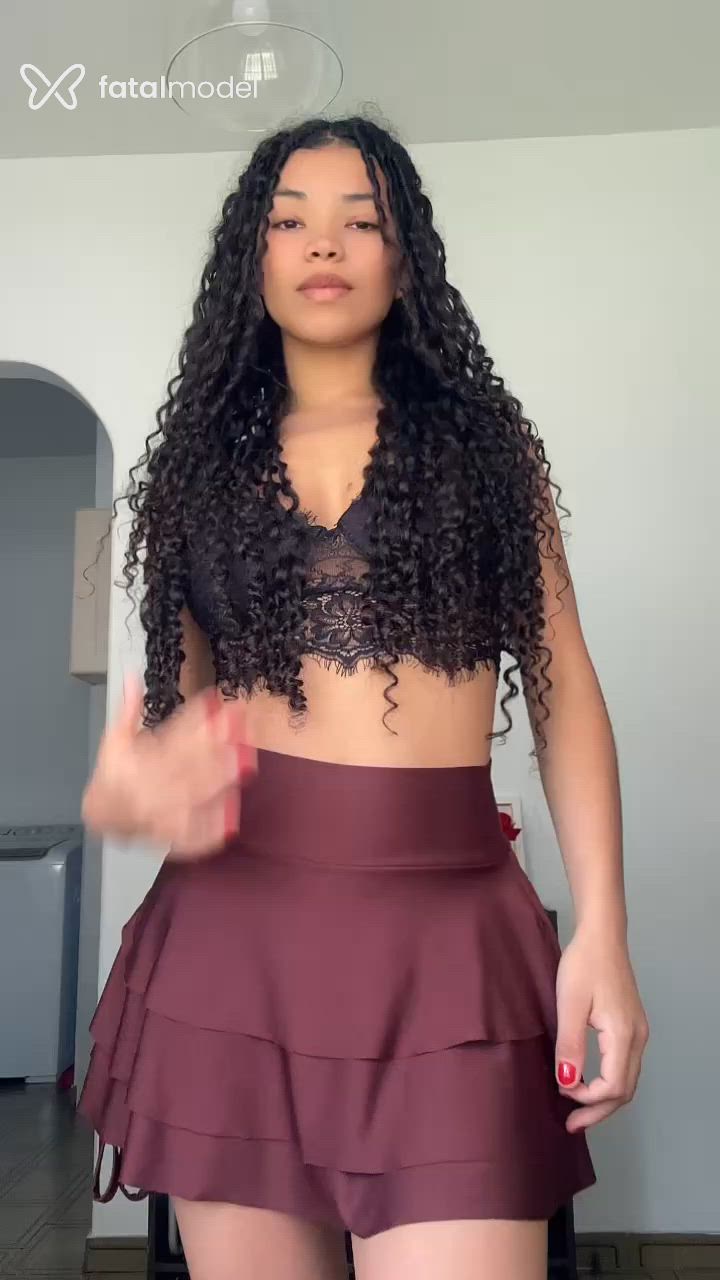 Acompanhante mulher morena (o) de olhos castanhos - Luna Acompanhante mulher morena (o) de olhos castanhos - Luna