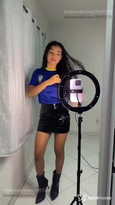 Acompanhante mulher morena (o) de olhos castanhos em Balneário Camboriú - Luna