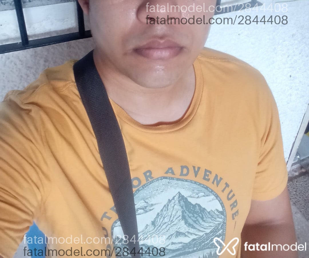 Acompanhante homem morena (o) de olhos pretos em Virtual - Raphael