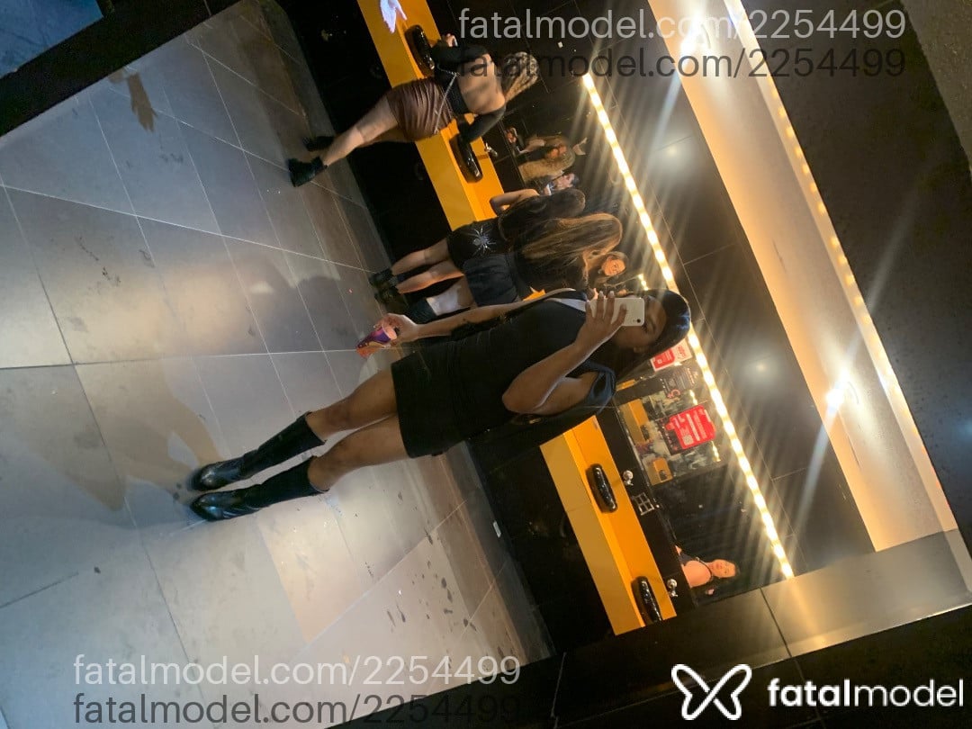 Acompanhante mulher trans morena (o) de olhos castanhos em Balneário Camboriú - Jennye