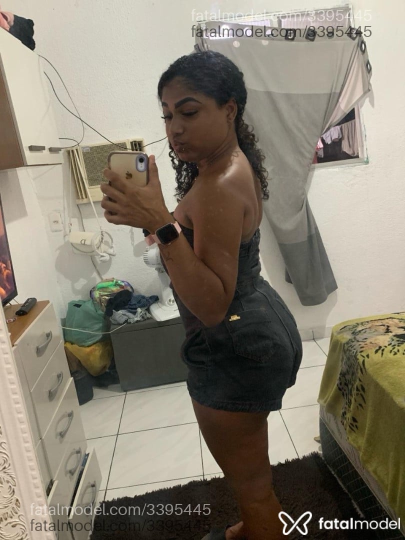 Acompanhante mulher morena (o) de olhos castanhos em Rio de Janeiro Acompanhante mulher morena (o) de olhos castanhos em Rio de Janeiro - Morena