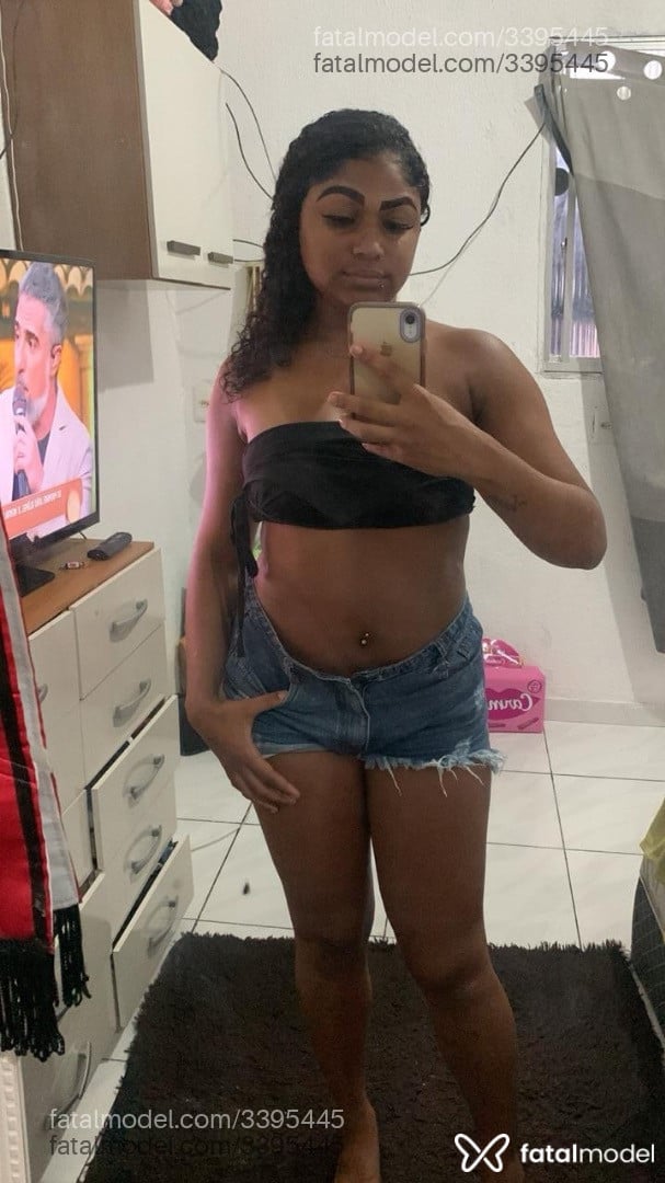 Acompanhante mulher morena (o) de olhos castanhos em Rio de Janeiro Acompanhante mulher morena (o) de olhos castanhos em Rio de Janeiro - Morena