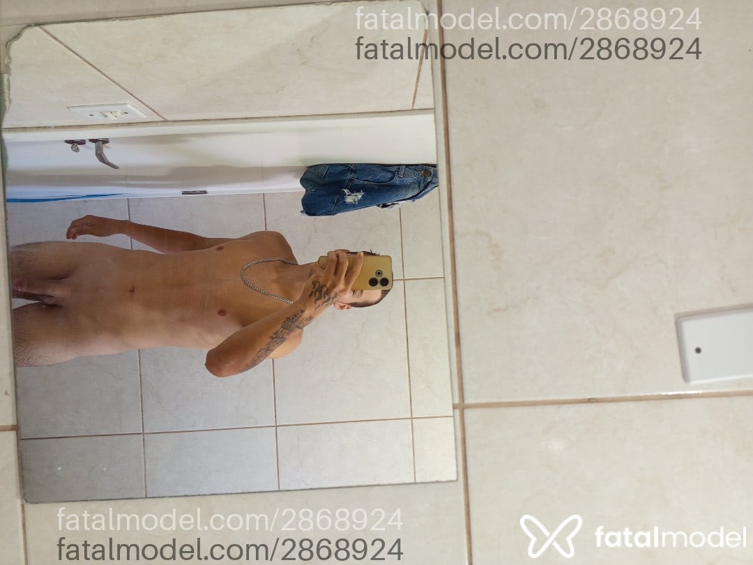 Acompanhante homem com cabelo castanho de olhos verdes em Joinville Acompanhante homem com cabelo castanho de olhos verdes em Joinville - Silva