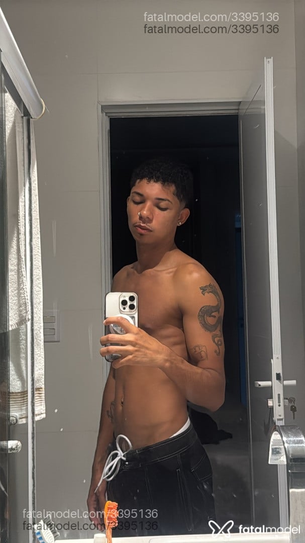 Acompanhante homem morena (o) de olhos pretos em Salvador - Eduardo