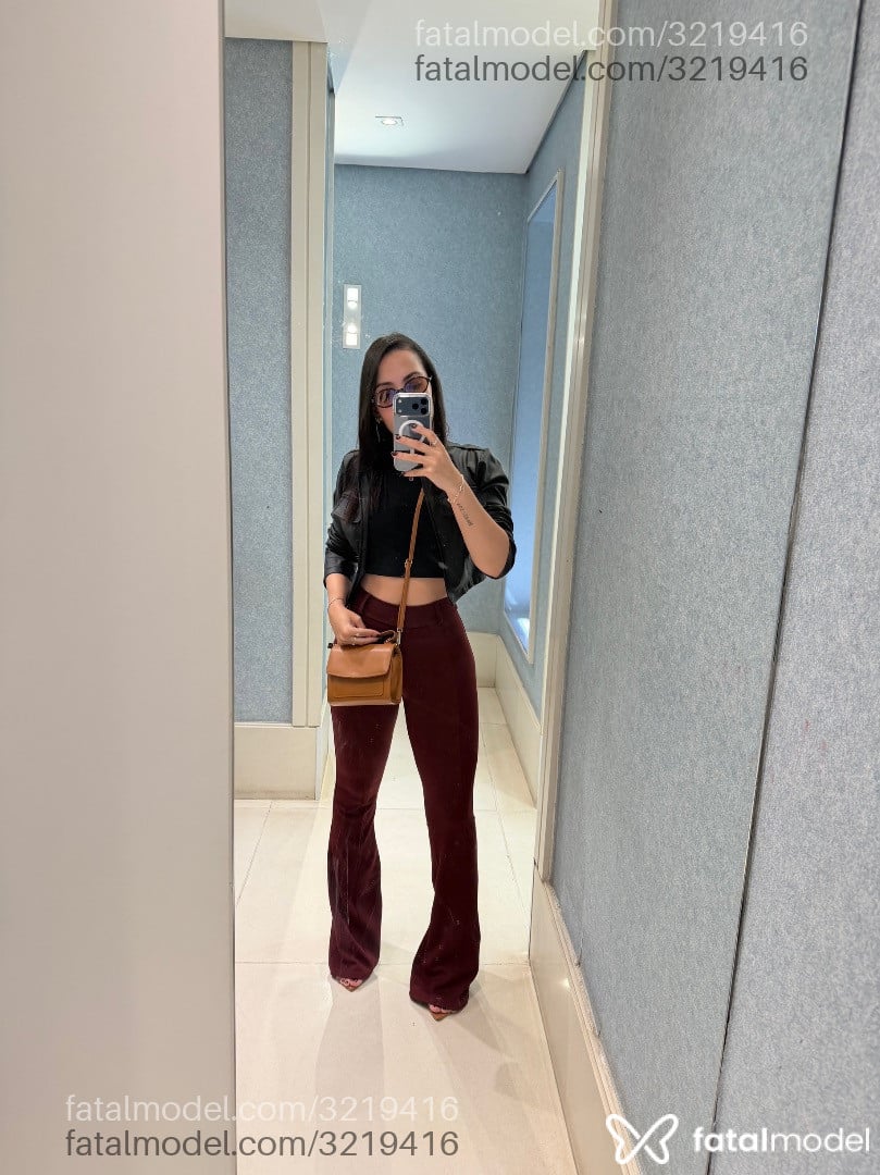 Acompanhante mulher com cabelo castanho de olhos castanhos em Brasília - Daniela