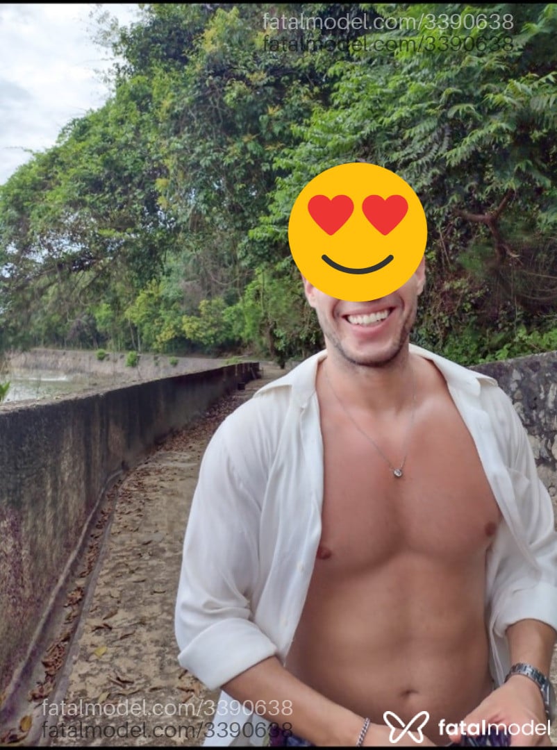 Acompanhante homem com cabelo castanho de olhos verdes em Campinas - Sommelier