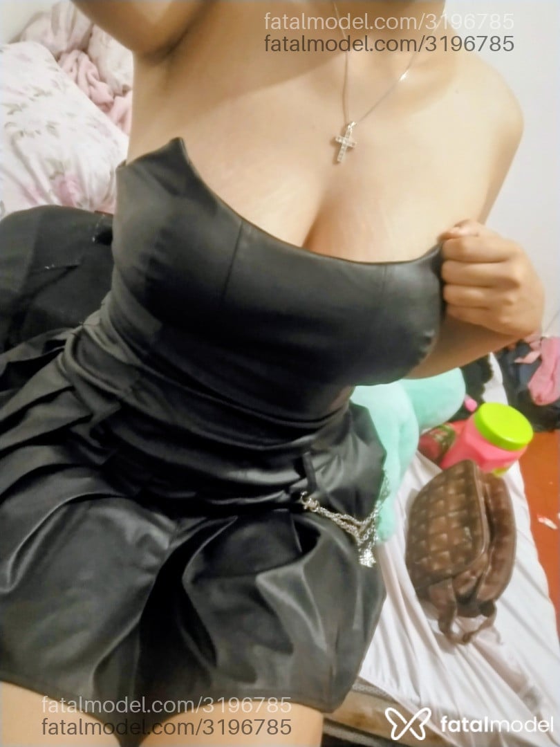 Acompanhante mulher com cabelo castanho de olhos verdes em Virtual - Morena