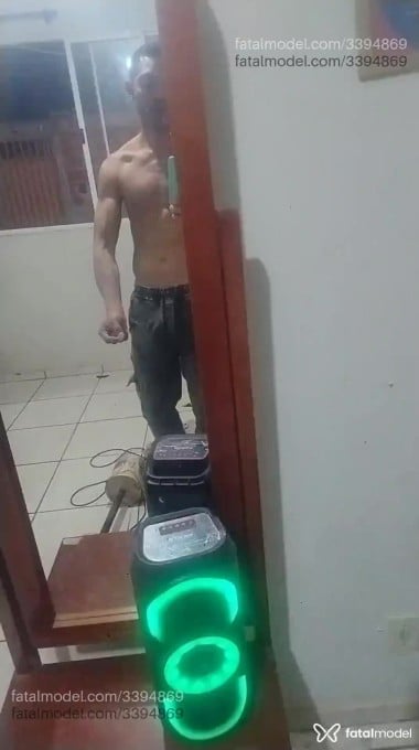 Acompanhante homem morena (o) de olhos castanhos em Passos Acompanhante homem morena (o) de olhos castanhos em Passos - Wyllamespote