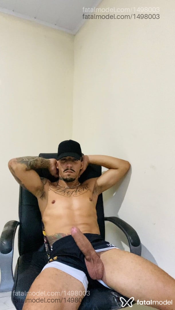 Acompanhante homem com cabelo castanho de olhos mel - Thiago borchat Acompanhante homem com cabelo castanho de olhos mel - Thiago borchat
