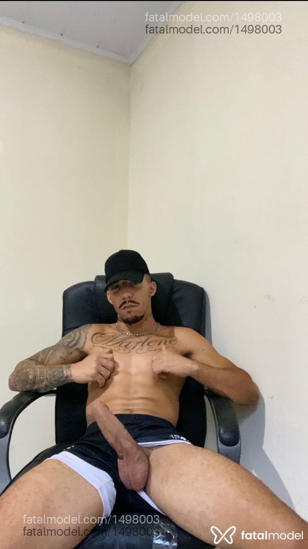 Acompanhante homem com cabelo castanho de olhos mel - Thiago borchat Acompanhante homem com cabelo castanho de olhos mel - Thiago borchat
