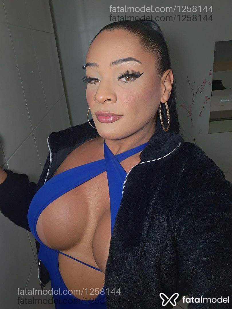 Acompanhante travesti morena (o) de olhos verdes em Criciúma - Luana Ferraz