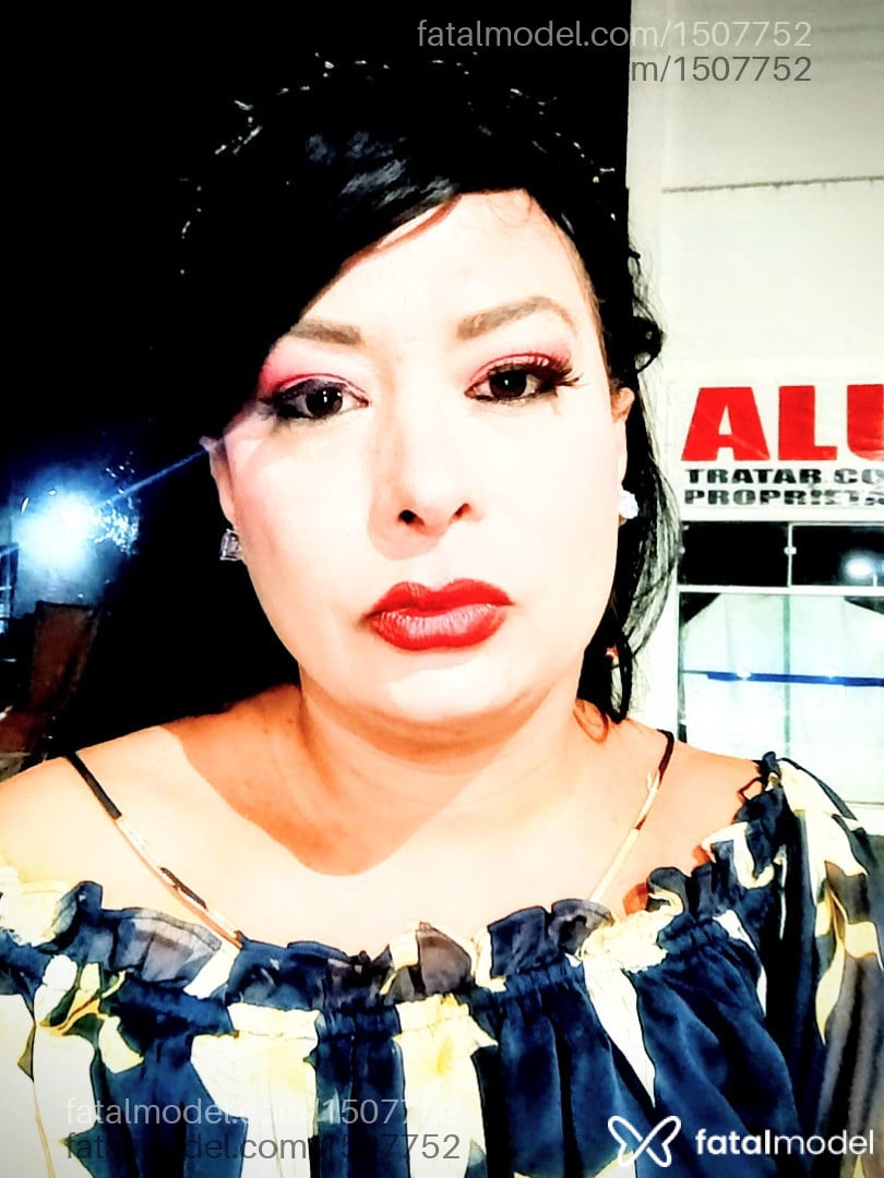 Acompanhante travesti morena (o) de olhos castanhos - Priscilla leonni
