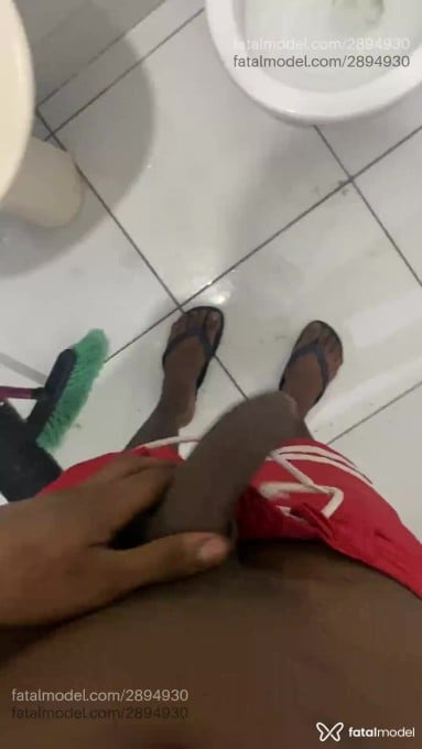 Acompanhante homem com cabelo colorido de olhos castanhos - Fabrício