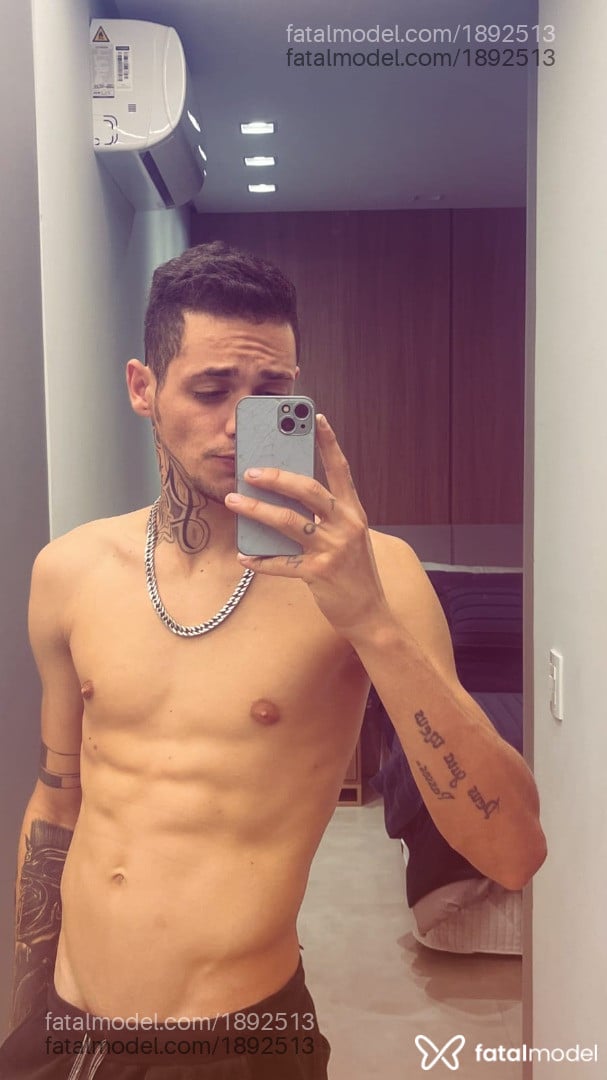 Acompanhante homem morena (o) de olhos castanhos em Florianópolis Acompanhante homem morena (o) de olhos castanhos em Florianópolis - Deyvid