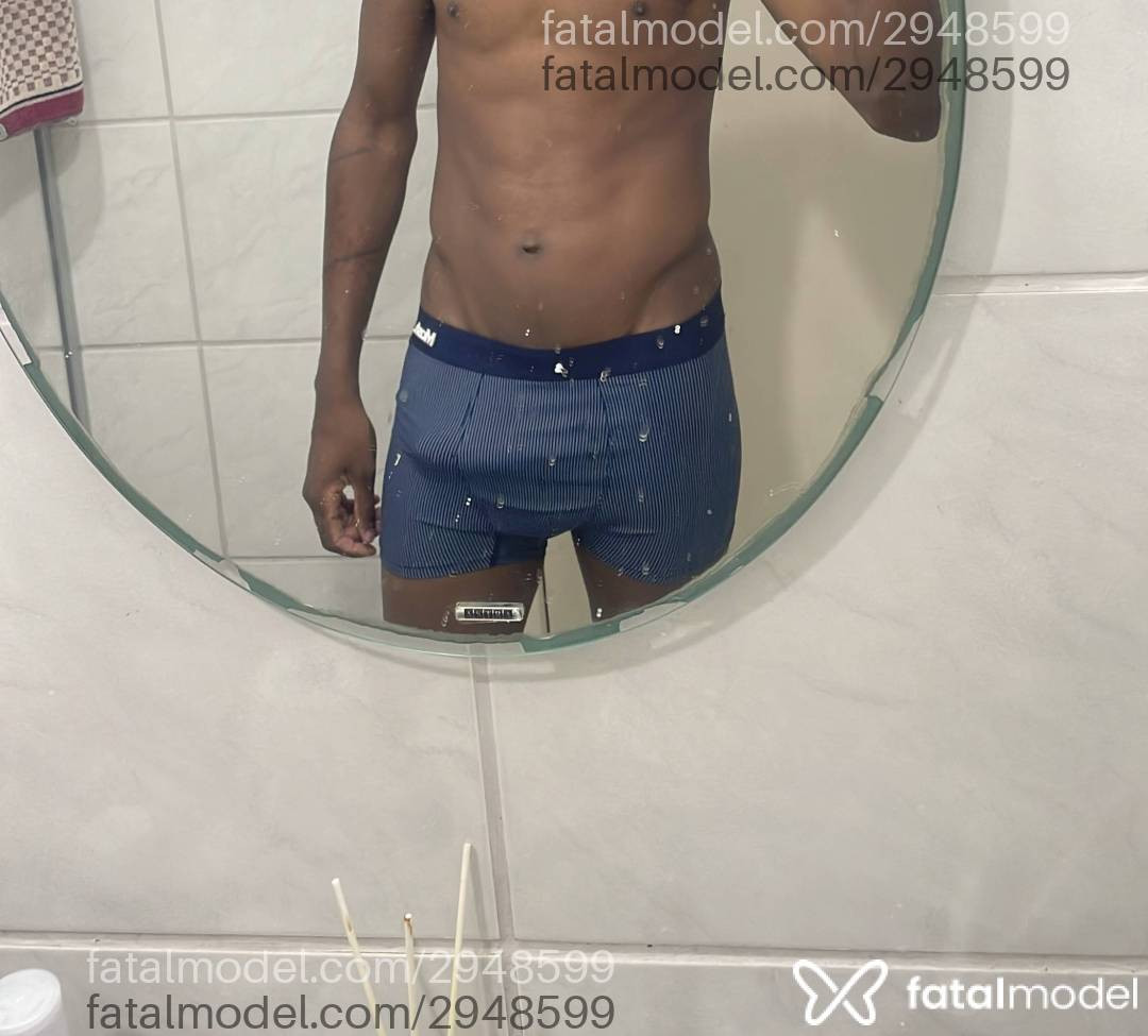 Acompanhante não-binário morena (o) de olhos pretos em Virtual - Ciclop