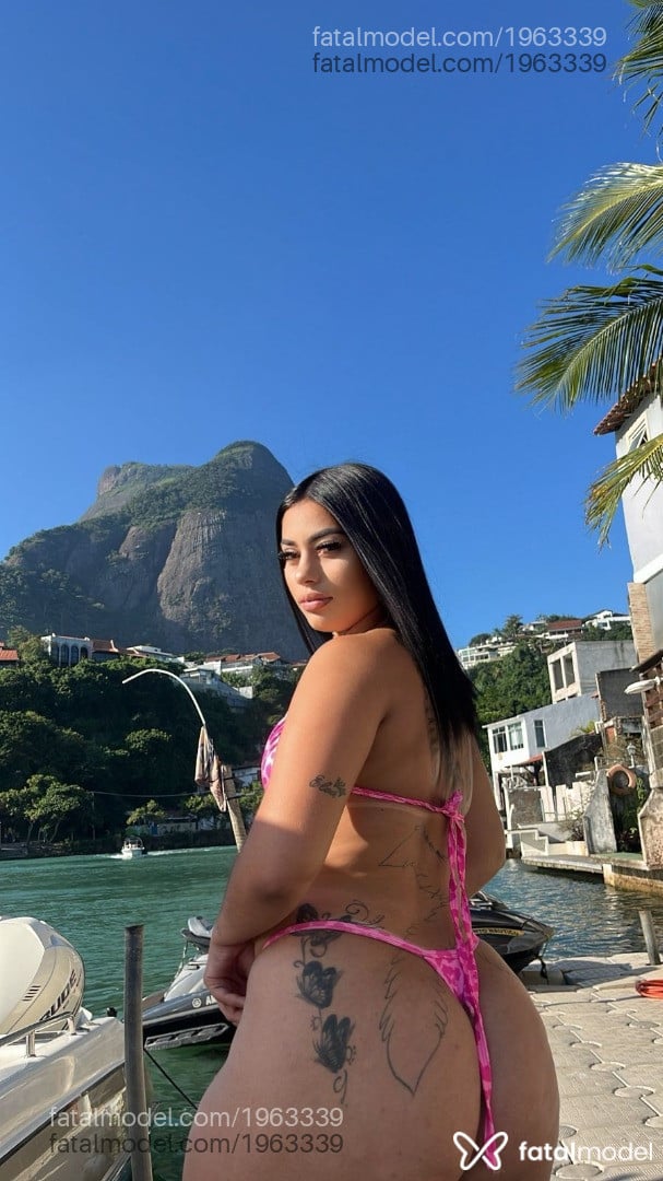 Acompanhante mulher loira (o) de olhos castanhos em Rio de Janeiro Acompanhante mulher loira (o) de olhos castanhos em Rio de Janeiro - Crystal