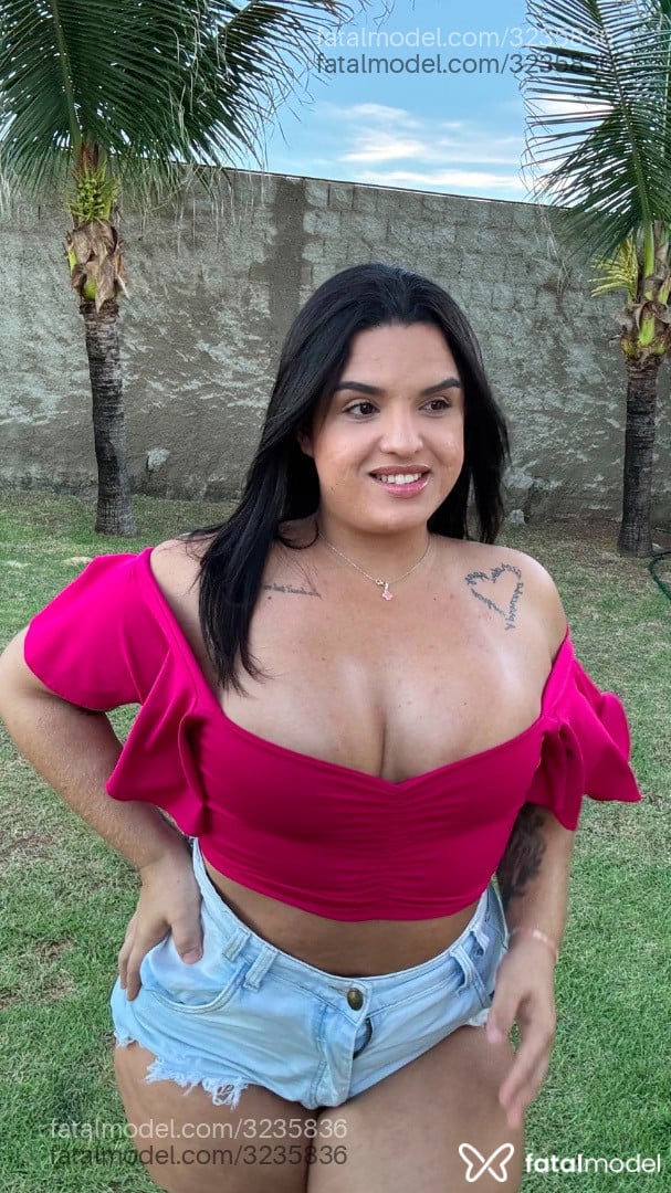 Acompanhante mulher trans morena (o) de olhos castanhos em Fortaleza Acompanhante mulher trans morena (o) de olhos castanhos em Fortaleza - Larissa