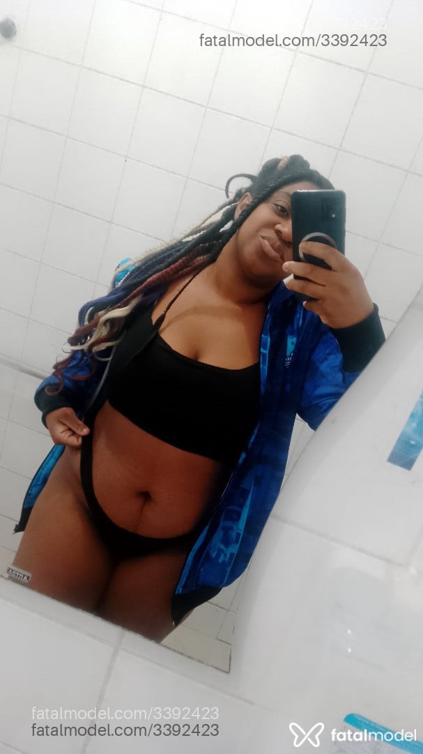 Acompanhante mulher com cabelo castanho de olhos castanhos em São Paulo Acompanhante mulher com cabelo castanho de olhos castanhos em São Paulo - Dani Brito