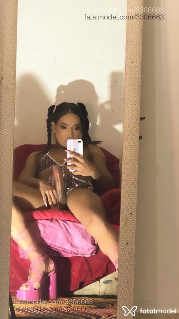 Acompanhante mulher trans com cabelo castanho de olhos castanhos em Brusque Acompanhante mulher trans com cabelo castanho de olhos castanhos em Brusque - Pipoquete
