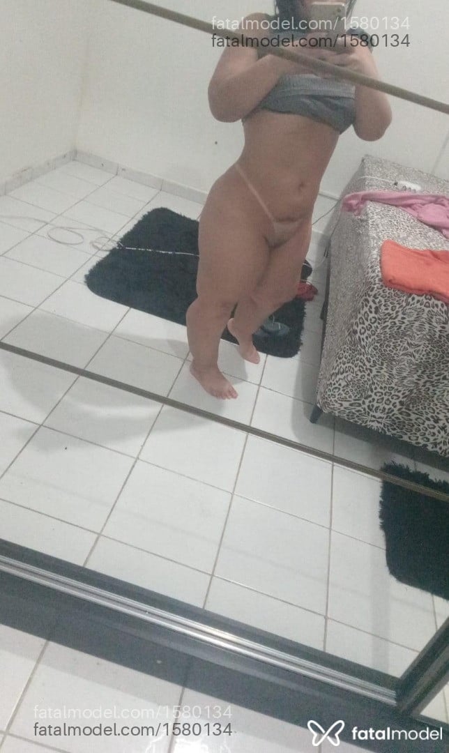 Acompanhante mulher com cabelo castanho de olhos castanhos em Itaituba - Júlia