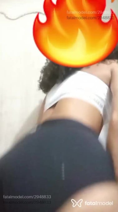 Acompanhante mulher com cabelo castanho de olhos castanhos - Yasmin Vick Acompanhante mulher com cabelo castanho de olhos castanhos - Yasmin Vick