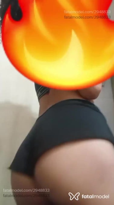 Acompanhante mulher com cabelo castanho de olhos castanhos - Yasmin Vick Acompanhante mulher com cabelo castanho de olhos castanhos - Yasmin Vick