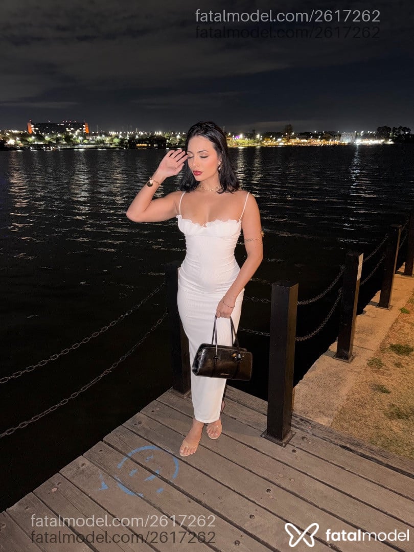 Acompanhante mulher morena (o) de olhos mel em Rio de Janeiro Acompanhante mulher morena (o) de olhos mel em Rio de Janeiro - Isabela