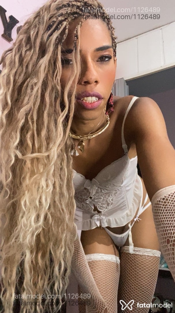 Acompanhante mulher trans loira (o) de olhos castanhos em São José dos Campos - Mariana Camargo