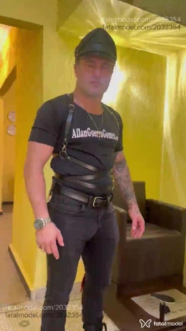 Acompanhante homem com cabelo castanho de olhos mel em Niterói - Allan Guerra Gomes