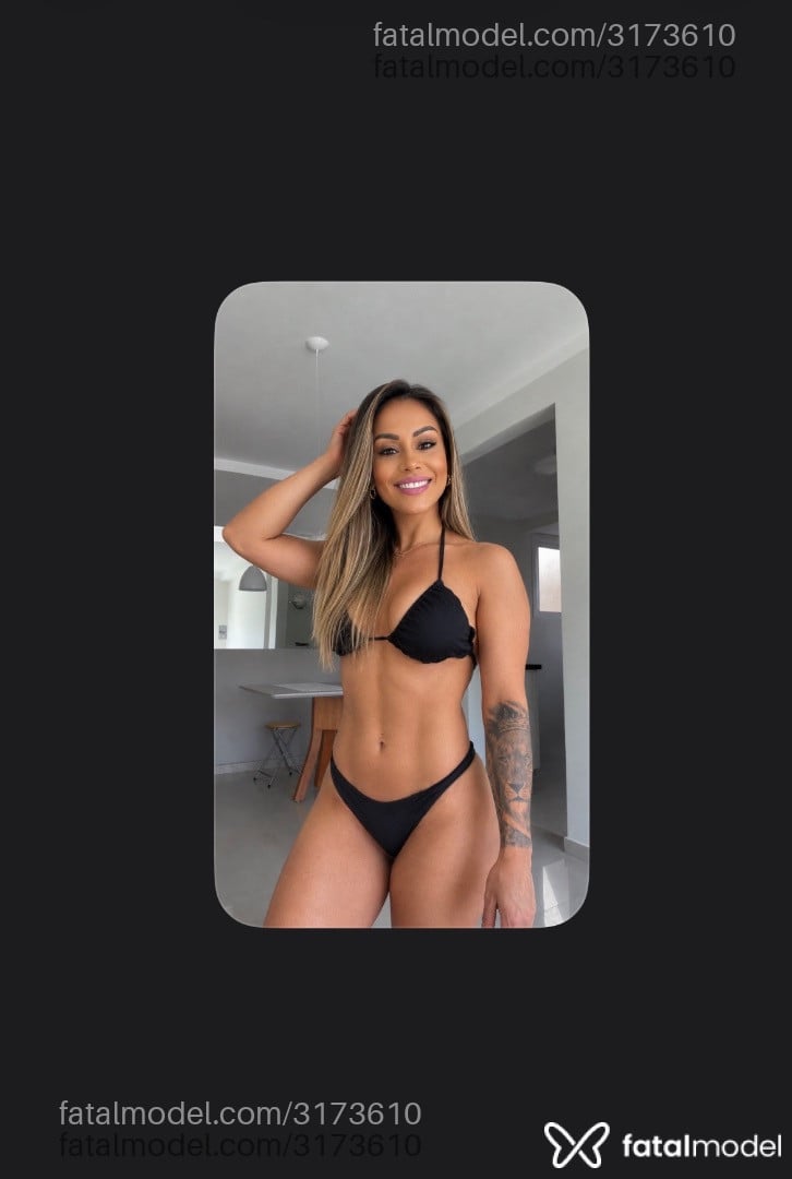 Acompanhante mulher loira (o) de olhos castanhos em São Paulo Acompanhante mulher loira (o) de olhos castanhos em São Paulo - Nicole