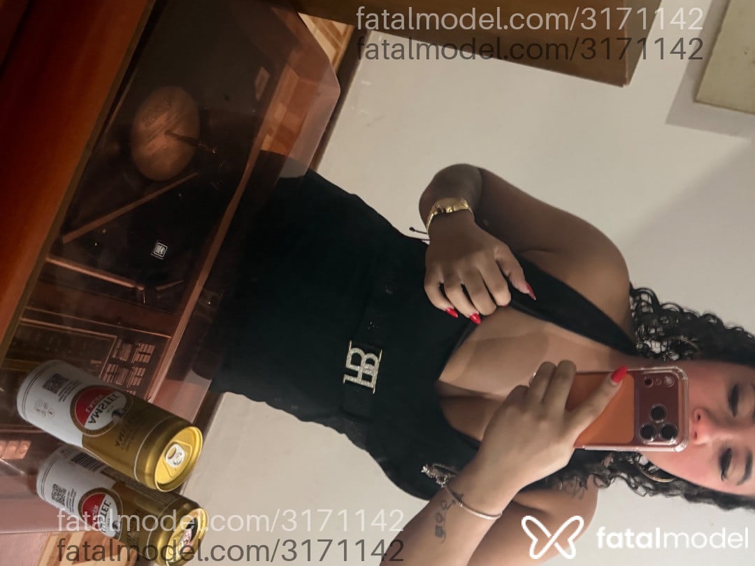 Acompanhante mulher loira (o) de olhos castanhos em Umuarama - Angel
