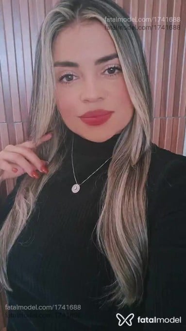 Acompanhante mulher loira (o) de olhos castanhos em Itumbiara Acompanhante mulher loira (o) de olhos castanhos em Itumbiara - Roberta Fontenelle